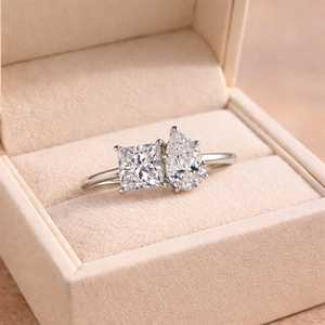 Bague de fiançailles en or massif 10K 14K 18K avec diamant de laboratoire taille princesse et taille poire, design de joaillerie fine, certifiée IGI, couleur E VVS - Product Image 1