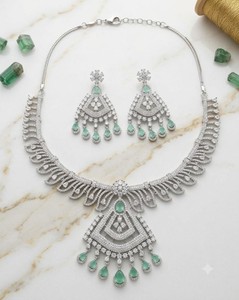 Ensemble collier et boucles d'oreilles élégants en zircon cubique vert menthe, style Art Déco, bijoux de mariée indiens, pour femmes, idéal pour les soirées. - Product Image 6