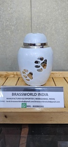 Urne funéraire écologique en laiton durable pour animaux de compagnie, style américain, capacité de 220 pouces cubes - Product Image 4