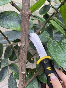 Pisau Lipat Multifungsi FUJIYA untuk Berkemah, Baja Tahan Karat Jepang 420J2, Gagang Nyaman PP+TPR, Mata Pisau Bergerigi - Product Image 5