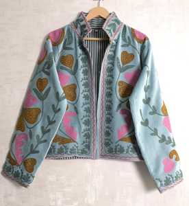 Chaqueta de Terciopelo con Bordado Suzani, Elegante y Única, Estilo Boho, Abrigo Floral Hecho a Mano para Mujer, Regalo Festivo Perfecto - Product Image 2