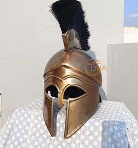 Casque corinthien grec médiéval - Armure en fer poli finition laiton antique avec plume en crin noir pour Halloween et Noël - Product Image 3