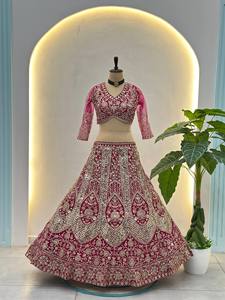 ชุดเดรสเลเฮนกาโชลีแบบดั้งเดิมของอินเดียและปากีสถานสำหรับผู้หญิงขายส่ง ทำจากผ้าตาข่ายลายผีเสื้อ วัสดุรีไซเคิล - Product Image 5