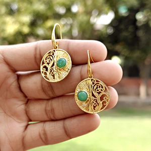 Pendientes Colgantes de Filigrana Hechos a Mano para Fiesta, Chapados en Oro de 18K, con Calcedonia Crisó, Estilo Minimalista Contemporáneo, Regalo para Mujer - Product Image 5