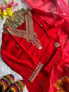 Salwar Kameez / Kurti 3 pièces prêt-à-porter, couleur rouge éclatante, style col en V, tissu soie romaine, tailles S à 3XL, prix de gros. - Product Image 5