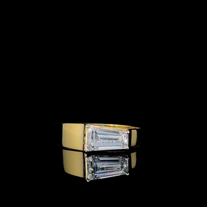 Anillo de Hombre de Diamante Cultivado en Laboratorio con Corte Esmeralda de Lujo en Oro, Joyería Fina Moderna - Product Image 1