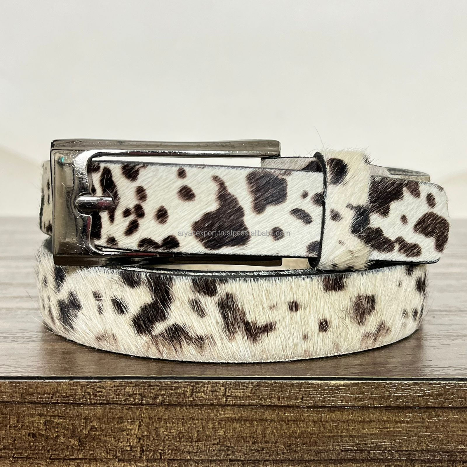 fourrure de vache blanche et noire