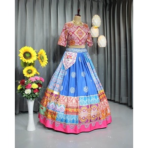 CRÉATEUR MOUSSELINE IMPRIMÉ NUMÉRIQUE MIROIR TRAVAIL LEHENGA CHOLI AVEC DUPATTA BLEU - Product Image 2