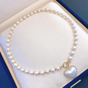 Collier en perles d'eau douce naturelles pour femmes, tendance estivale, avec pendentif en forme de cœur, chaîne de clavicule, cadeau pour la fête des mères, accessoire - Product Image 1