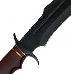 Herramienta Utilitaria para Exteriores de Acero con Óxido Negro Resistente, Hecha a Mano y Personalizada, con Mango Ergonómico de Madera y Doble Protector de Dedos - Product Image 4