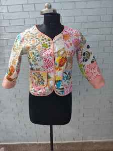 Veste courte matelassée en coton pour femme, faite à la main, brodée de fleurs Kantha, tricotée, multicolore, style vintage, patchwork, pour l'hiver et l'automne - Product Image 3