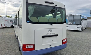 Toyota Coaster 2018 4.0L Turbo Diésel – Autobús de Pasajeros Potente para Transporte Confiable y Viajes de Larga Distancia - Product Image 2
