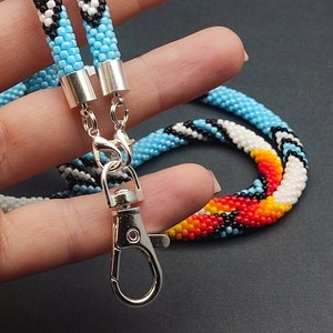 Chaîne de corps perlée multicolore faite à la main, style bohème tribal, pour clés, téléphone, carte d'identité – Accessoire durable, confortable et tendance pour usage quotidien - Product Image 4