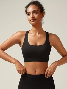 Bralette de sport à bretelles spaghetti Plunge |   Débardeur court côtelé sans coutures pour la gym |   Vêtements de sport rembourrés et antichoc pour femmes - Product Image 3