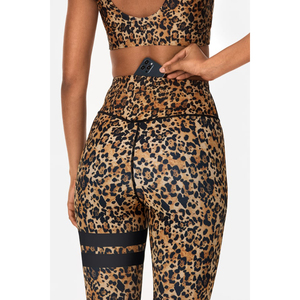 Leggings de sport personnalisés pour femmes, respirants, sexy, moulants, avec poche triangulaire unie à la taille, imprimé sublimation palmier - Product Image 6
