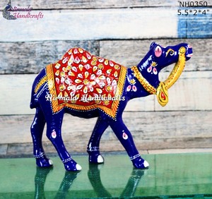 Figura de Camello de Metal, Artesanía Nirmala, 5.5*2*5 Pulgadas, Hecha a Mano, Decoración Tradicional para Mesa o Sala de Estar - Product Image 3