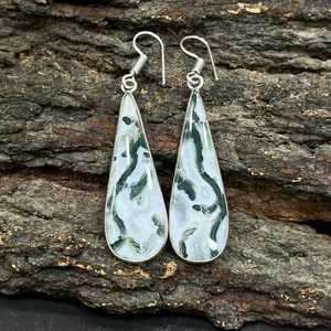 Boucles d'oreilles clous en argent plaqué or avec agate mousse en forme de goutte, faites à la main, design épuré, bijoux en pierres précieuses, cadeau idéal pour femme SK-125 - Product Image 1