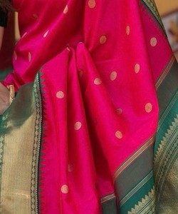 Sari en soie vert clair prêt à être expédié, robe traditionnelle indienne style Banarasi, sari drapé avec motif de bordure pour les cérémonies. - Product Image 2