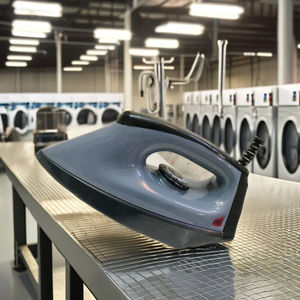 Presse électrique à fer sec robuste semelle antiadhésive température réglable pour la maison hôtel blanchisserie extérieure utiliser appareil B2B - Product Image 1