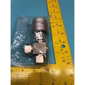 Válvula Neumática ANELVA 844-1904, 3/8", Fujikin - Equipo y Piezas de Semiconductores de Confianza con Legado Global - Product Image 1