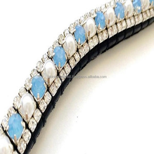 Bande de sourcil de cheval en cuir de qualité supérieure avec cristaux clairs et perles bleu ciel, bande de sourcil de conception personnalisée pour mariée - Product Image 3