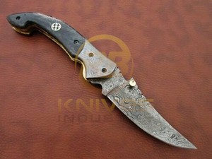 Couteau de poche pliant artisanal en acier Damas avec manche en bois classique, couteau de camping EDC pour l'extérieur - Product Image 2