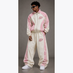 Conjunto Deportivo para Hombre en Rosa y Blanco con Bloques de Color, Chaqueta Cortavientos con Cierre Completo, Corte Holgado, Estilo Urbano, con Bolsillos Laterales y Estampado por Sublimación - Product Image 6