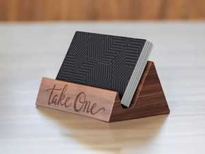Porta Tarjetas de Visita de Madera Premium para Escritorio de Oficina, Elegante Soporte para Tarjetas de Visita, Organizador para Oficina y Recepción - Product Image 6
