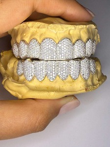 Grillz Dentales de Calidad Premium Hechos a Medida con Piedras de Moissanita VVS, Chapados en Oro, Disponibles para Exportación - Product Image 5
