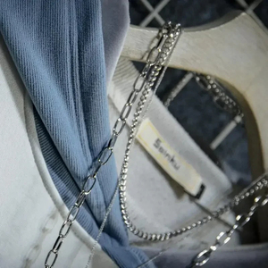 Sweat à capuche unisexe bleu clair uni coupe classique en jersey 100 % coton écologique avec motif chat et poche, haut décontracté - Product Image 2