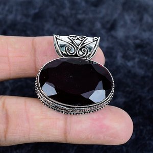Pendentif artisanal vintage en argent plaqué 925 avec quartz grenat de forme ovale - Product Image 3