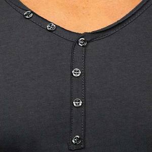 Camiseta Casual para Hombre, Cuello en V Profundo, Color Gris Carbón, con Botones Blancos, 100% Algodón, Anti-Pilling y de Secado Rápido - Product Image 5