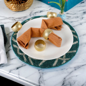 Vente en gros Nouveau fini doré Rond de serviette Meilleure vaisselle Vaisselle Porte-serviettes en métal massif Design royal Décoration d'intérieur - Product Image 5