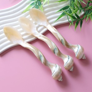 Cucharas de nácar con mango de diseño decorativo, recién llegadas, hechas a mano, para degustación de caviar. - Product Image 6