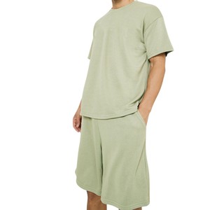 Ensemble deux pièces vert clair pour hommes, t-shirt à manches courtes et short surdimensionnés, style décontracté streetwear d'été - Product Image 3