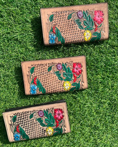 Nuevas carteras plegables de cuero hechas a mano reales, carteras diseñadas para mujeres, carteras elegantes únicas de cuero con herramientas de Venta caliente - Product Image 4