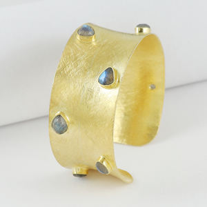 Nuevos Diseños de Pulsera de Labradorita Chapada en Oro de Plata de Ley 92.5 para Mujer, para Compromiso, Boda, Fiesta - Product Image 2