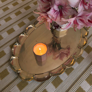 Bandeja Ovalada de Latón para Servir con Asas Ornamentadas, Acabado Metálico Pulido, Diseño Elegante, Uso Residencial - Product Image 4