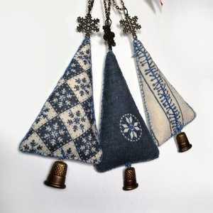 Adornos Navideños de Madera con Forma de Casa y Árbol con Campanas, Decoraciones Artesanales - Product Image 5