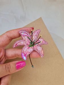Broche Bordado a Mano con Cuentas de Vidrio de Primera Calidad, Elegante Regalo para Ella, Hermoso Broche Bordado Floral Hecho a Mano - Product Image 6