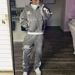 Ensemble sweat à capuche et pantalon de survêtement imprimé délavé pour homme – Style streetwear tendance - Product Image 3