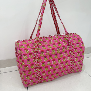 Sac de sport de luxe fait main pour femme, en coton matelassé, grand sac de week-end personnalisable, imprimé à la main, pour la gym/le yoga, nouveauté - Product Image 4