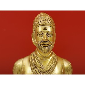 Petite sculpture de buste Chhatrapati Shivaji faite à la main de 6 pouces en laiton fabriquée en Inde - Product Image 2