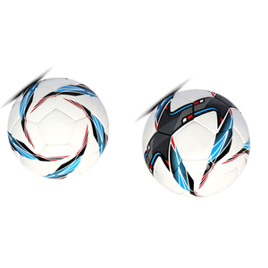 ลูกฟุตบอลแบบกำหนดเอง สีขาวน้ำเงิน ดีไซน์สำหรับฝึกซ้อมและแข่งขัน ทนทาน ผลิตจากวัสดุ PU ขนาดมาตรฐานระดับมืออาชีพ - Product Image 6