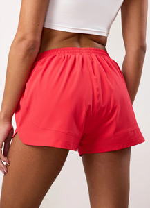 Shorts de sport pour femmes de qualité supérieure avec logo personnalisé, motif pastèque, légers, taille élastique et doublure en mesh. - Product Image 4