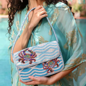 Pochette brodée à la main avec perles, style classique |   Sac à main de luxe en perles de rocaille motif vague océanique, couleurs mélangées |   Thème côtier artisanal personnalisé - Product Image 1