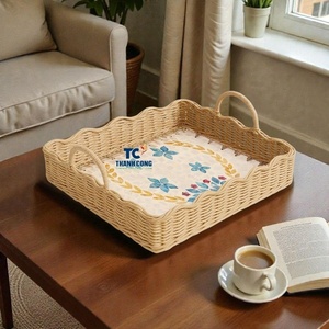 Plateau en rotin à incrustations de nacre festonnée, produit décoratif haut de gamme pour programmes de vente en gros - Product Image 1