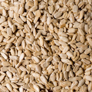 Graines de tournesol à gros noyaux sélectionnées, culture agricole pour la préparation de collations saines et la distribution internationale - Product Image 3