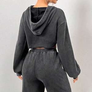 Sudadera con capucha corta negra lavada para mujer, informal, de manga larga, con cordón ajustable - Product Image 2