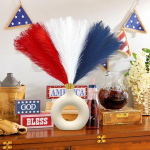 Decoraciones Patrióticas para el 4 de Julio, 30 Piezas de 21.6 Pulgadas, Tallos de Hierba de Pampas Artificiales Rojos, Blancos y Azules, Decoraciones de Mesa para Fiestas - Product Image 4